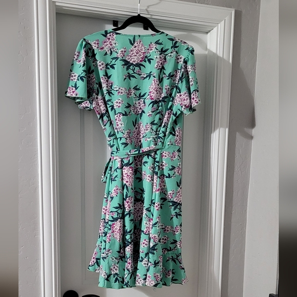 Floral wrap dress - Picture 5 of 6